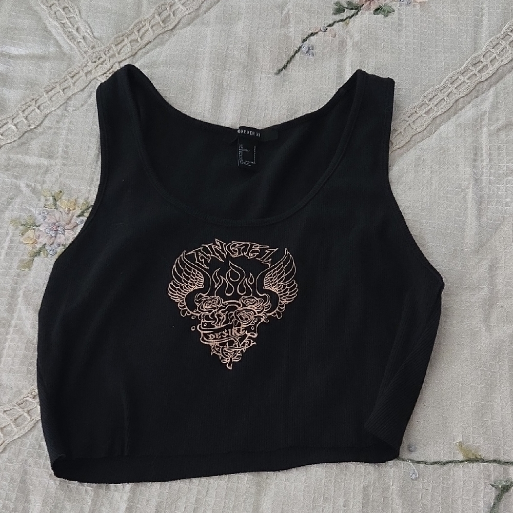 Forever 21 Graphic Black Sleeveless Crop Tank